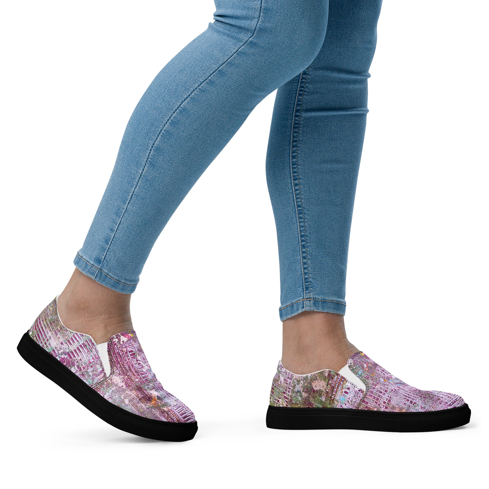 Womyn’s Slip On- Weave Berry